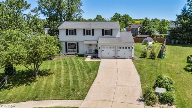 817 Glencairn Lane, Brunswick, OH 44212