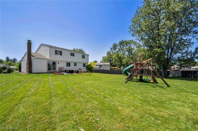 817 Glencairn Lane, Brunswick, OH 44212