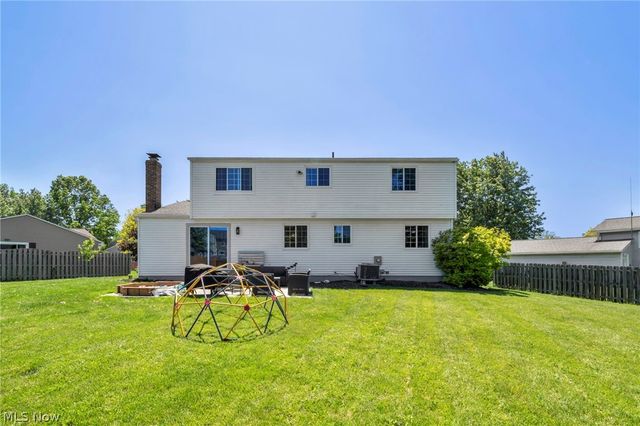 817 Glencairn Lane, Brunswick, OH 44212