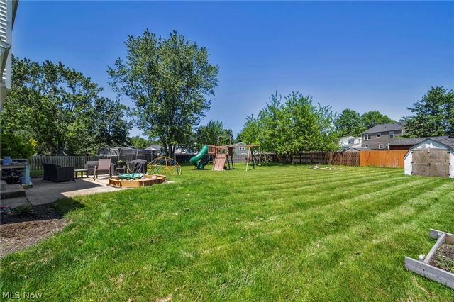 817 Glencairn Lane, Brunswick, OH 44212