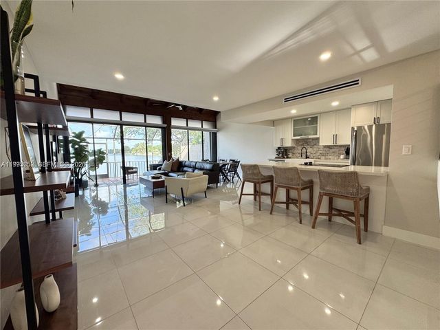 1490 NW 113th Way, Pembroke Pines, FL 33026