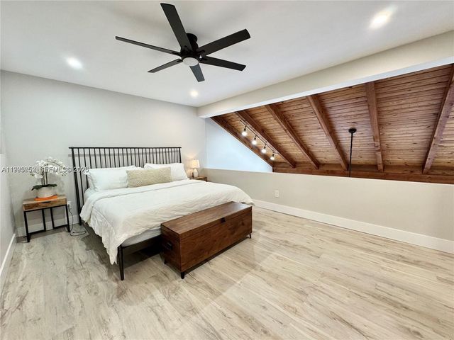 1490 NW 113th Way, Pembroke Pines, FL 33026