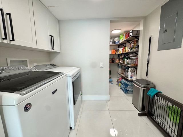 1490 NW 113th Way, Pembroke Pines, FL 33026