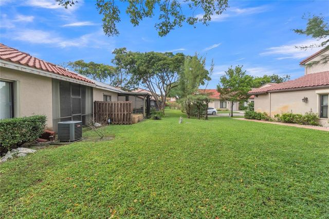 3003 La Mirage 3003, Lauderhill, FL 33319