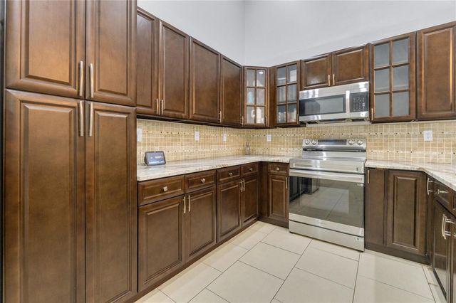 3003 La Mirage 3003, Lauderhill, FL 33319