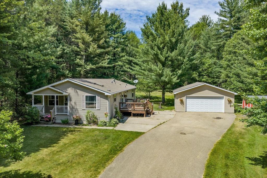 1366 Fur Drive, Wisconsin Dells, WI 53965
