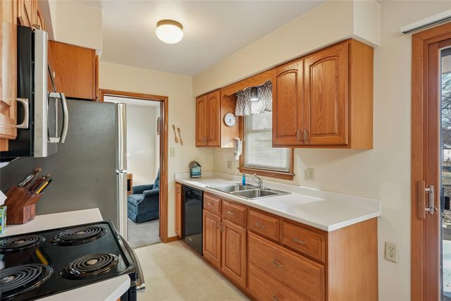 1512 Highview Drive, Des Moines, IA 50315