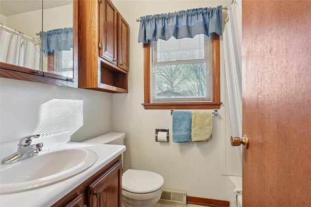 1512 Highview Drive, Des Moines, IA 50315