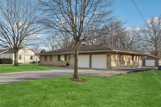 1512 Highview Drive, Des Moines, IA 50315