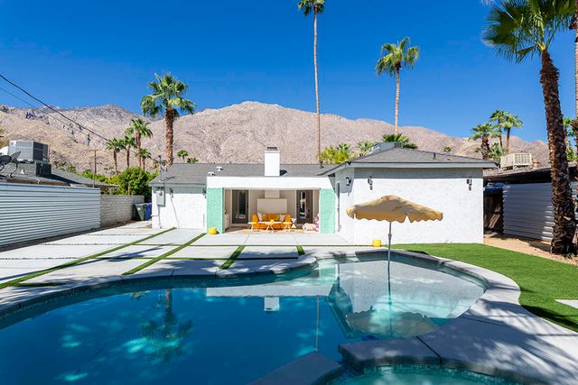 686 S Camino Real, Palm Springs, CA 92264