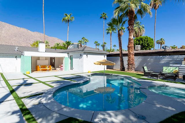 686 S Camino Real, Palm Springs, CA 92264