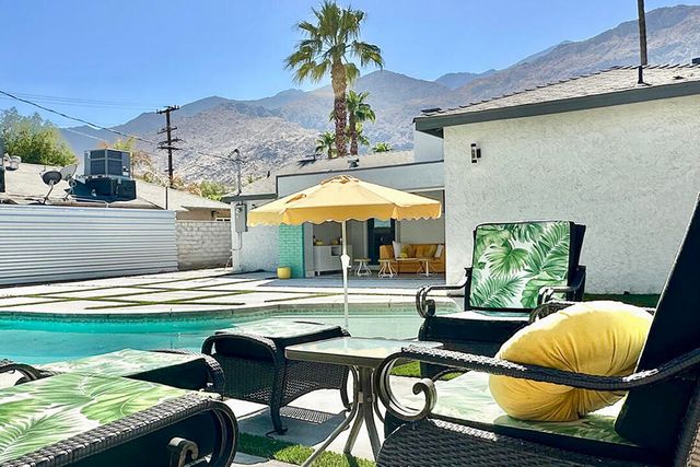 686 S Camino Real, Palm Springs, CA 92264