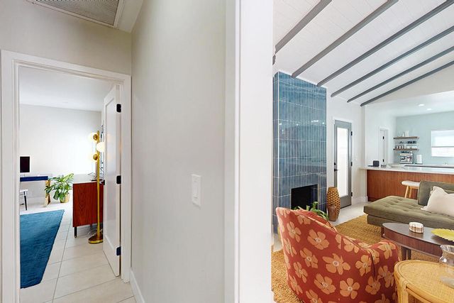686 S Camino Real, Palm Springs, CA 92264