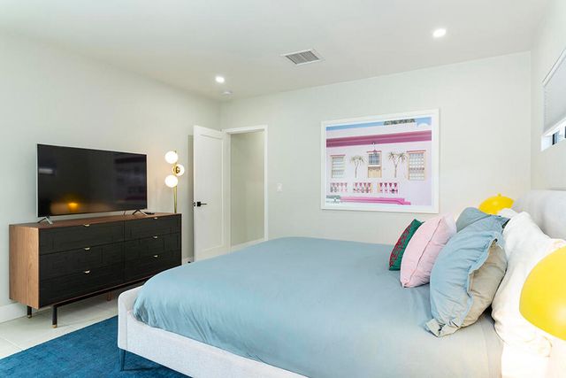 686 S Camino Real, Palm Springs, CA 92264