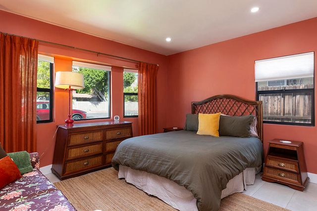 686 S Camino Real, Palm Springs, CA 92264