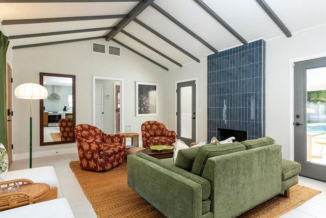 686 S Camino Real, Palm Springs, CA 92264