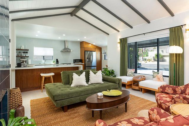 686 S Camino Real, Palm Springs, CA 92264