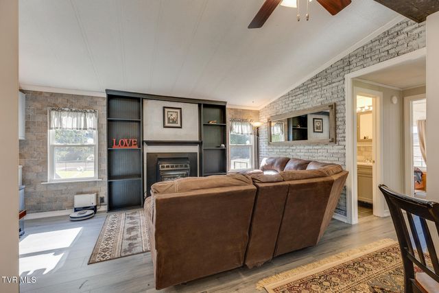 18212 Cleveland Road, Abingdon, VA 24211