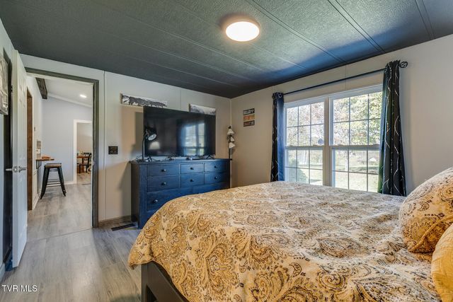 18212 Cleveland Road, Abingdon, VA 24211