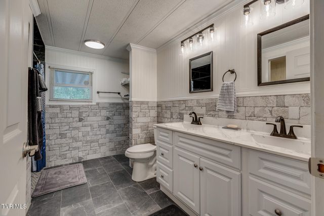 18212 Cleveland Road, Abingdon, VA 24211