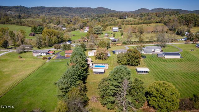 18212 Cleveland Road, Abingdon, VA 24211