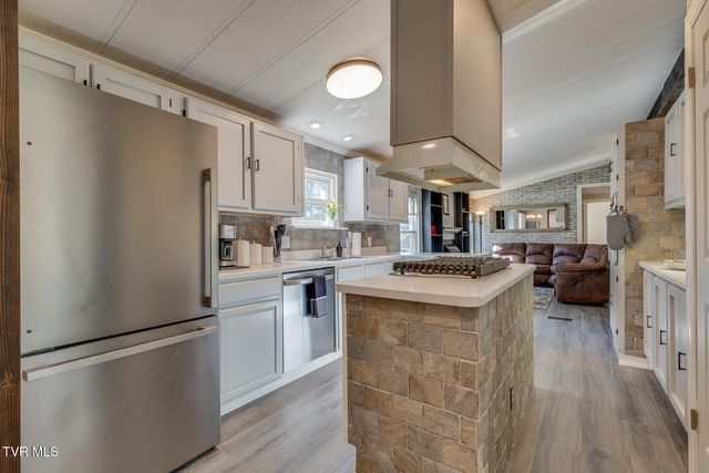 18212 Cleveland Road, Abingdon, VA 24211