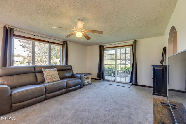 18212 Cleveland Road, Abingdon, VA 24211