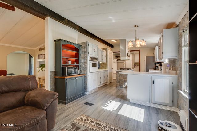 18212 Cleveland Road, Abingdon, VA 24211