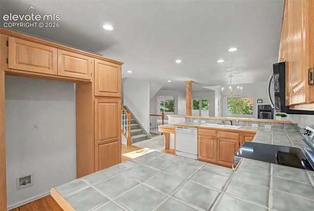 84 Luxury Lane, Colorado Springs, CO 80921