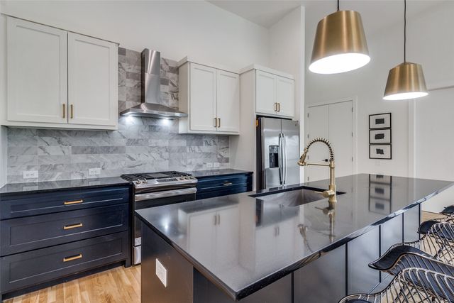 2124 Lovedale Avenue 101, Dallas, TX 75235