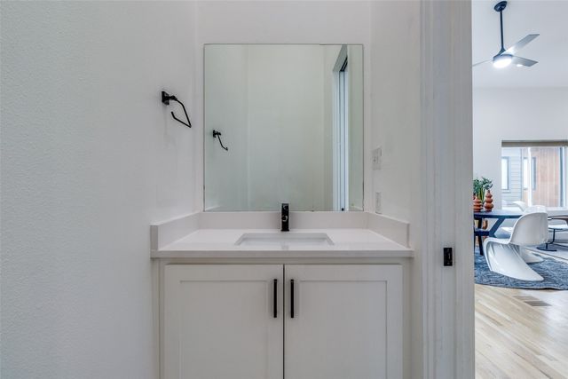 2124 Lovedale Avenue 101, Dallas, TX 75235