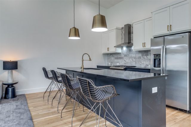 2124 Lovedale Avenue 101, Dallas, TX 75235