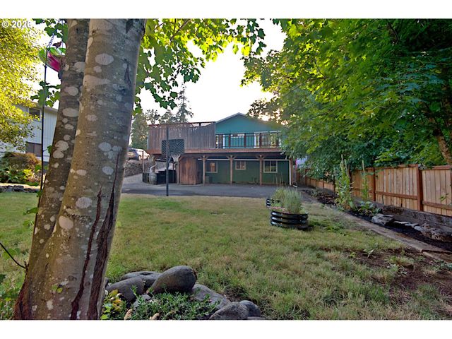 575 S 70TH St, Springfield, OR 97478