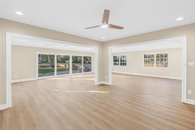 11 BRIGHTWATERS CIRCLE NE, St Petersburg, FL 33704