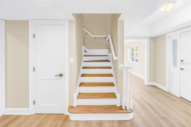 11 BRIGHTWATERS CIRCLE NE, St Petersburg, FL 33704