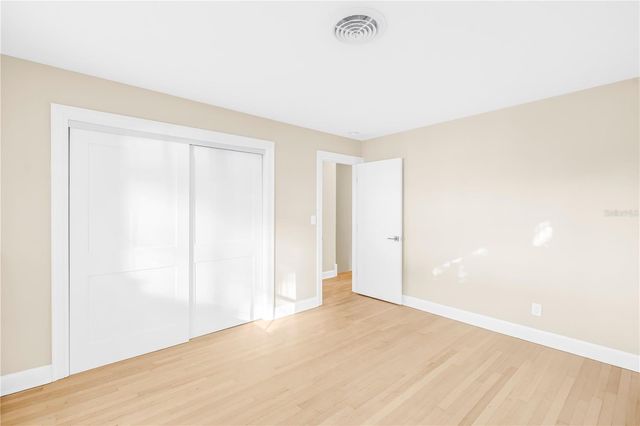 11 BRIGHTWATERS CIRCLE NE, St Petersburg, FL 33704