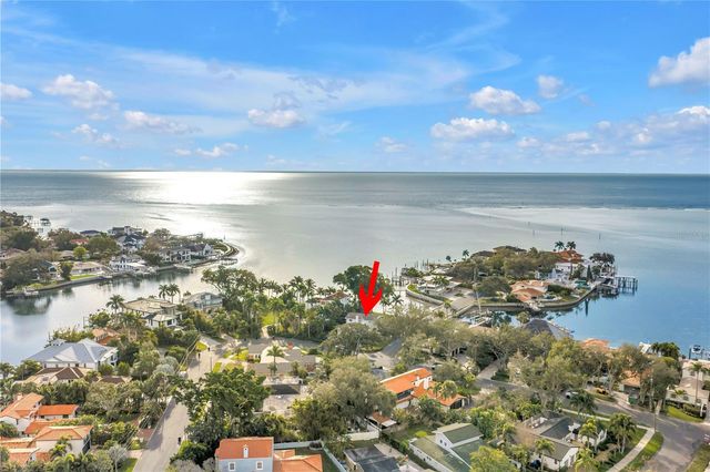 11 BRIGHTWATERS CIRCLE NE, St Petersburg, FL 33704