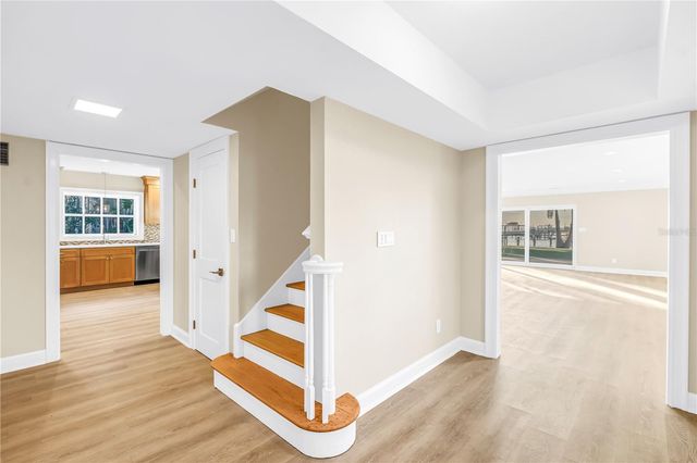 11 BRIGHTWATERS CIRCLE NE, St Petersburg, FL 33704