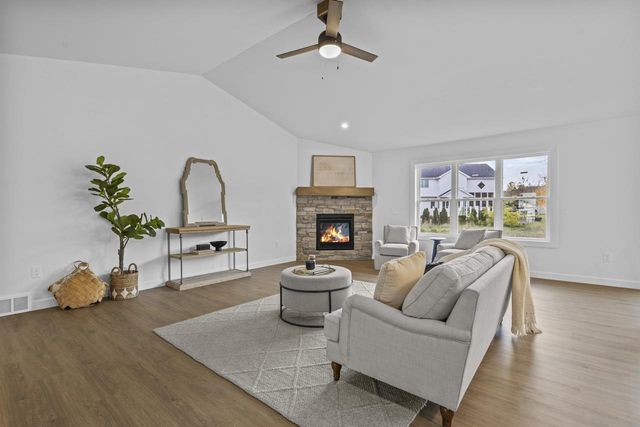 W7055 OTIS DRIVE, Greenville, WI 54942