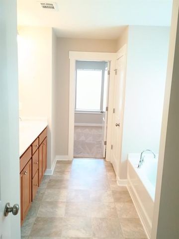 1497 Weatherbrook Circle, Lawrenceville, GA 30043