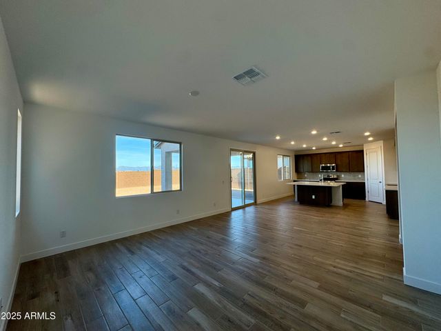 2908 E Mecklenburg Way, San Tan Valley, AZ 85143