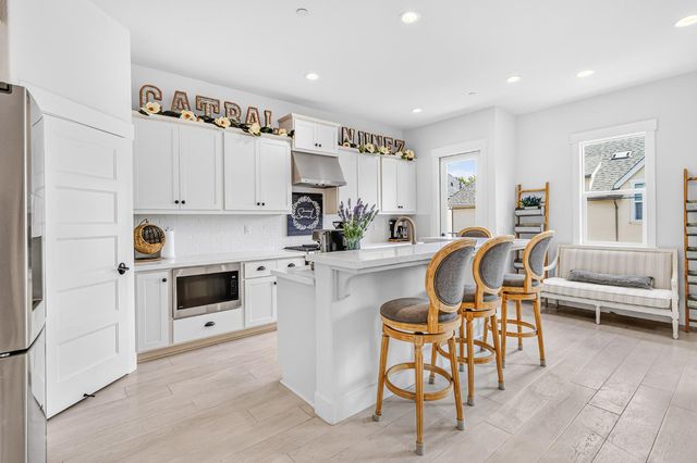3517 Crocker Dr, Sacramento, CA 95818