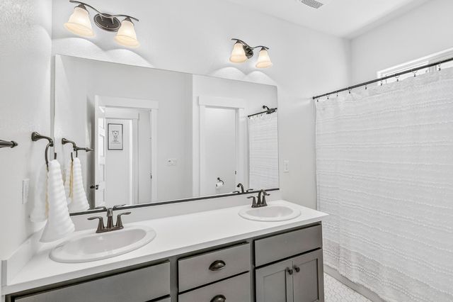 3517 Crocker Dr, Sacramento, CA 95818