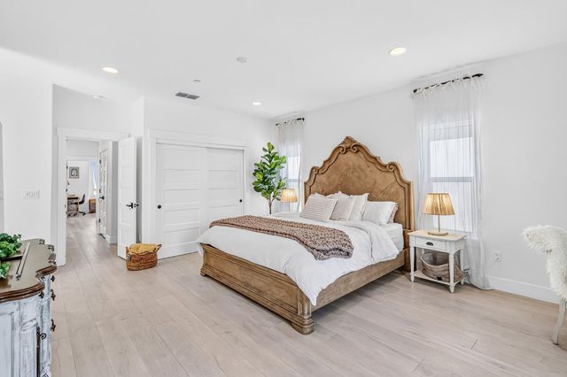 3517 Crocker Dr, Sacramento, CA 95818