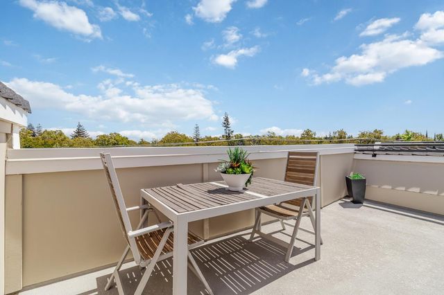 3517 Crocker Dr, Sacramento, CA 95818