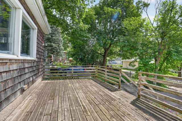 304 Columbia Circle, Waterloo, IA 50701