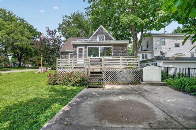 304 Columbia Circle, Waterloo, IA 50701