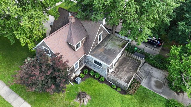 304 Columbia Circle, Waterloo, IA 50701