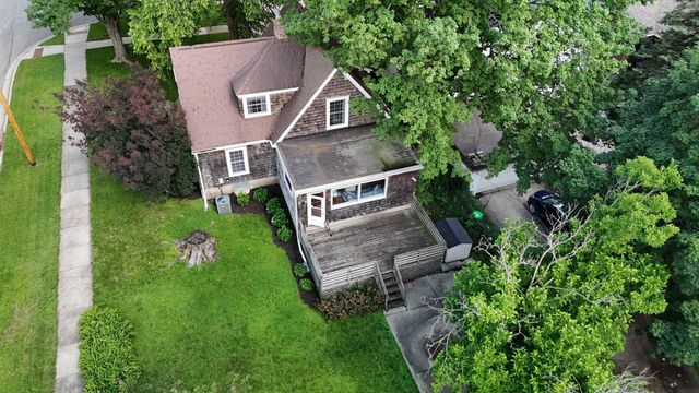 304 Columbia Circle, Waterloo, IA 50701