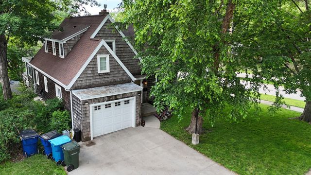304 Columbia Circle, Waterloo, IA 50701